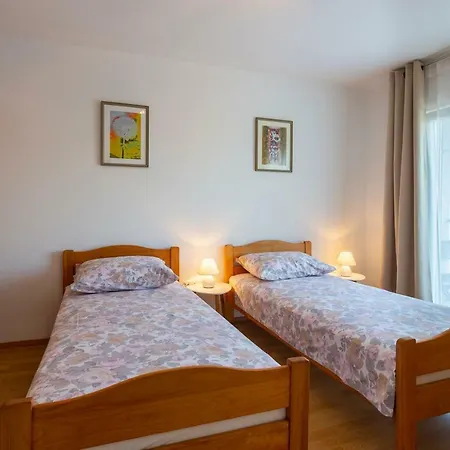 Apartment Anna With Free Private Parking Pula Exterior photo